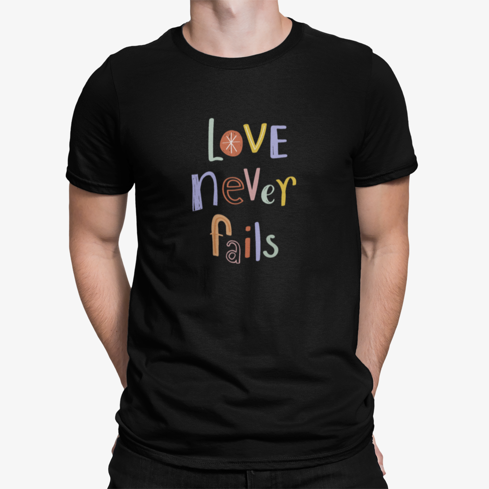 Camiseta Love Never Fails