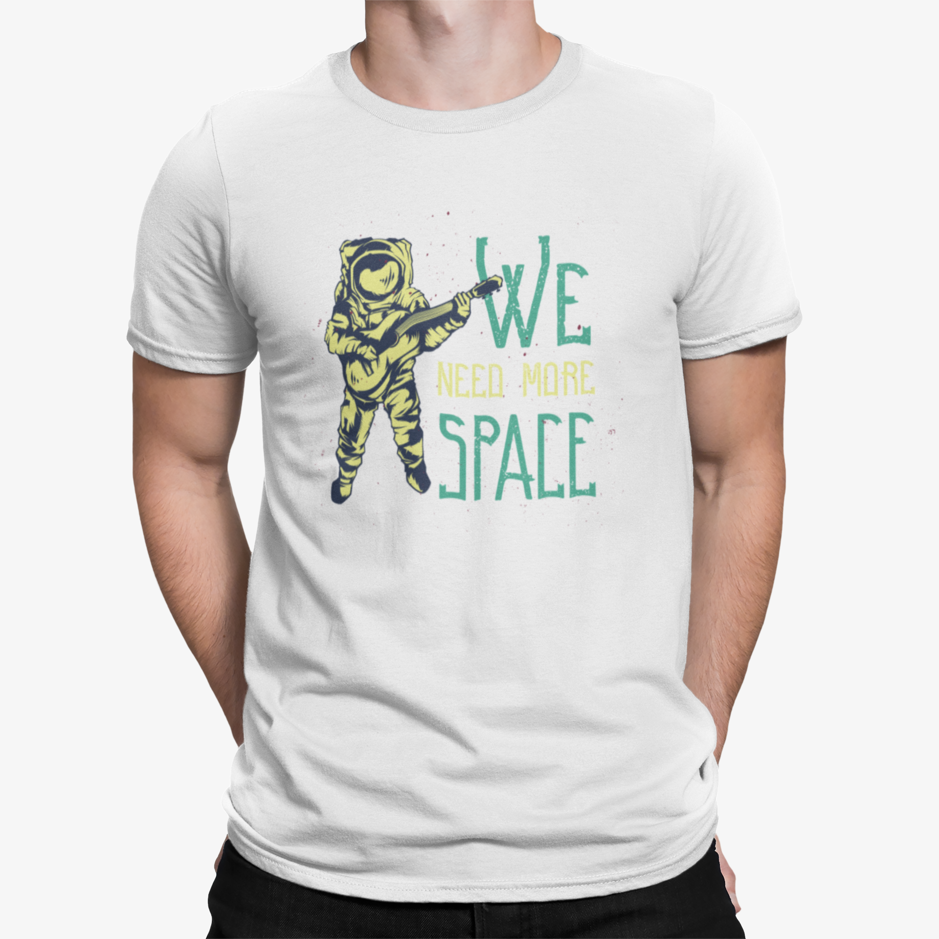 Camiseta Need More Space